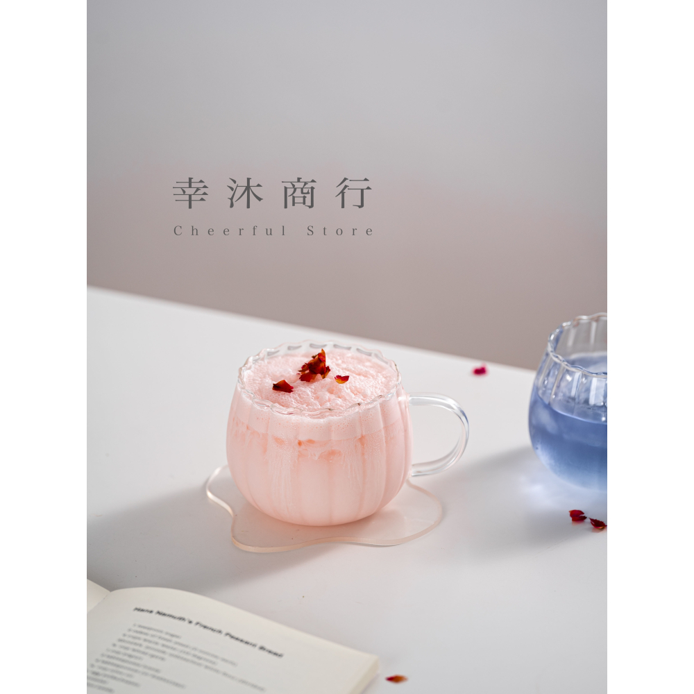 【幸沐商行】簡約條紋花瓣玻璃杯 牛奶杯早餐杯 冰拿鐵冰美式杯 花茶杯 高顏質玻璃杯 水杯 耐熱玻璃 400ml容量-細節圖3