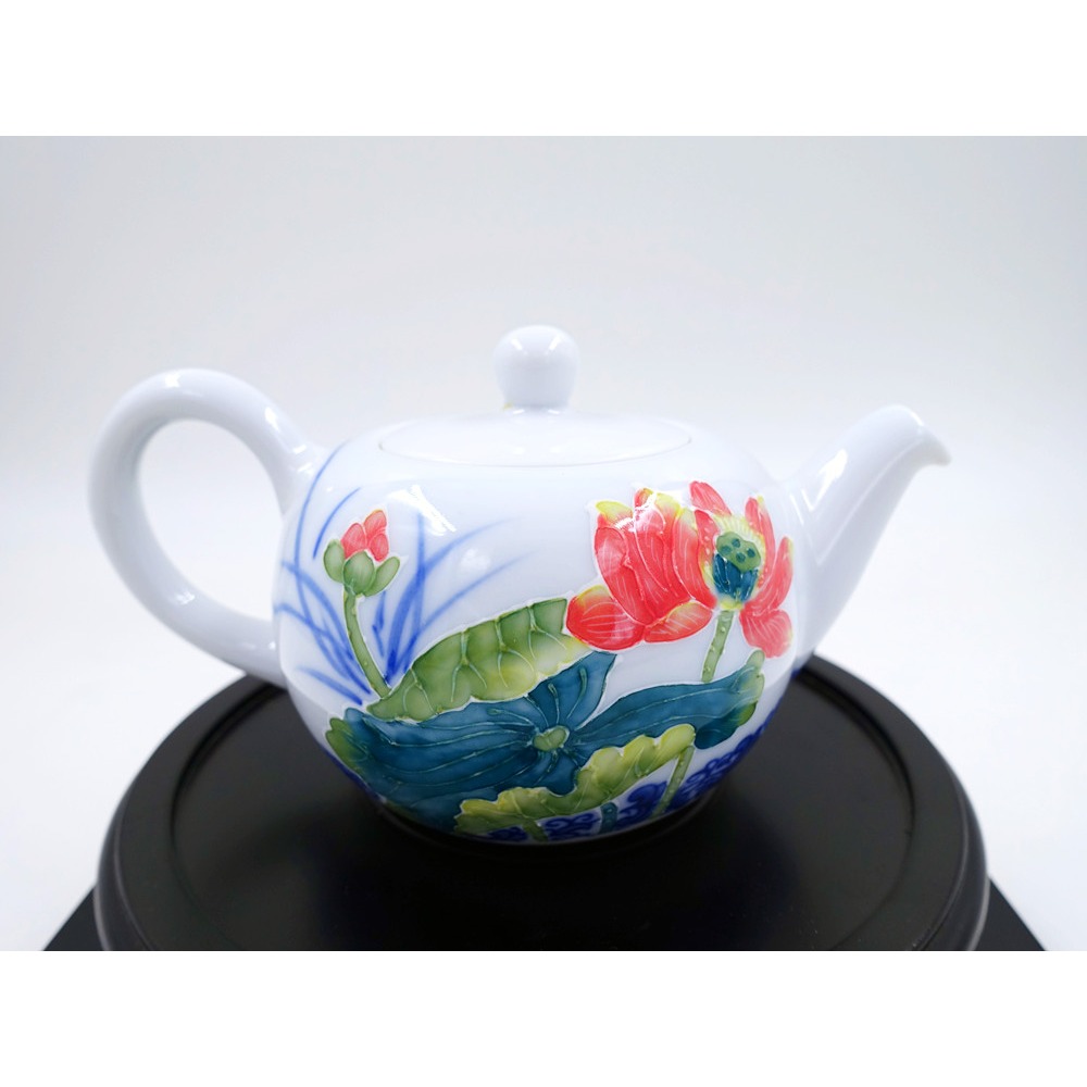 故宮御用國寶彩繪大師-林春香 法華荷花壺禮盒 招財法華瓷 泡茶高級瓷器 贈禮 附禮盒 父親節獻禮 茶壺 瓷器送茶杯2個-細節圖4