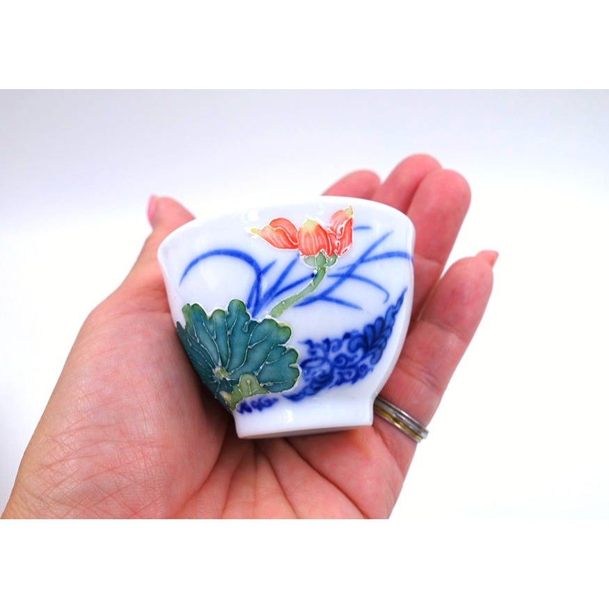 故宮御用國寶彩繪大師-林春香 法華荷花壺禮盒 招財法華瓷 泡茶高級瓷器 贈禮 附禮盒 父親節獻禮 茶壺 瓷器送茶杯2個-細節圖7