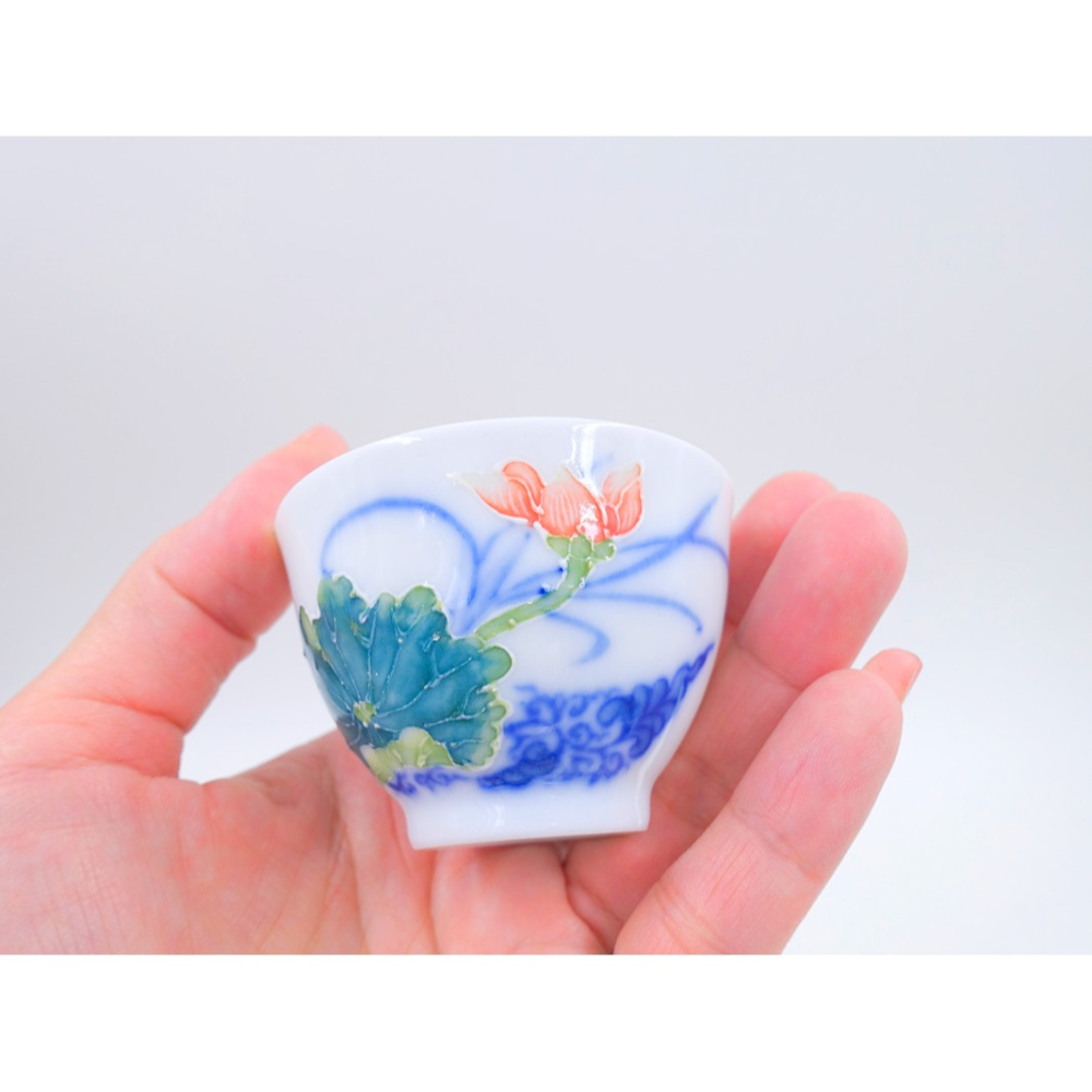 故宮御用國寶彩繪大師-林春香 法華荷花壺禮盒 招財法華瓷 泡茶高級瓷器 贈禮 附禮盒 父親節獻禮 茶壺 瓷器送茶杯2個-細節圖8