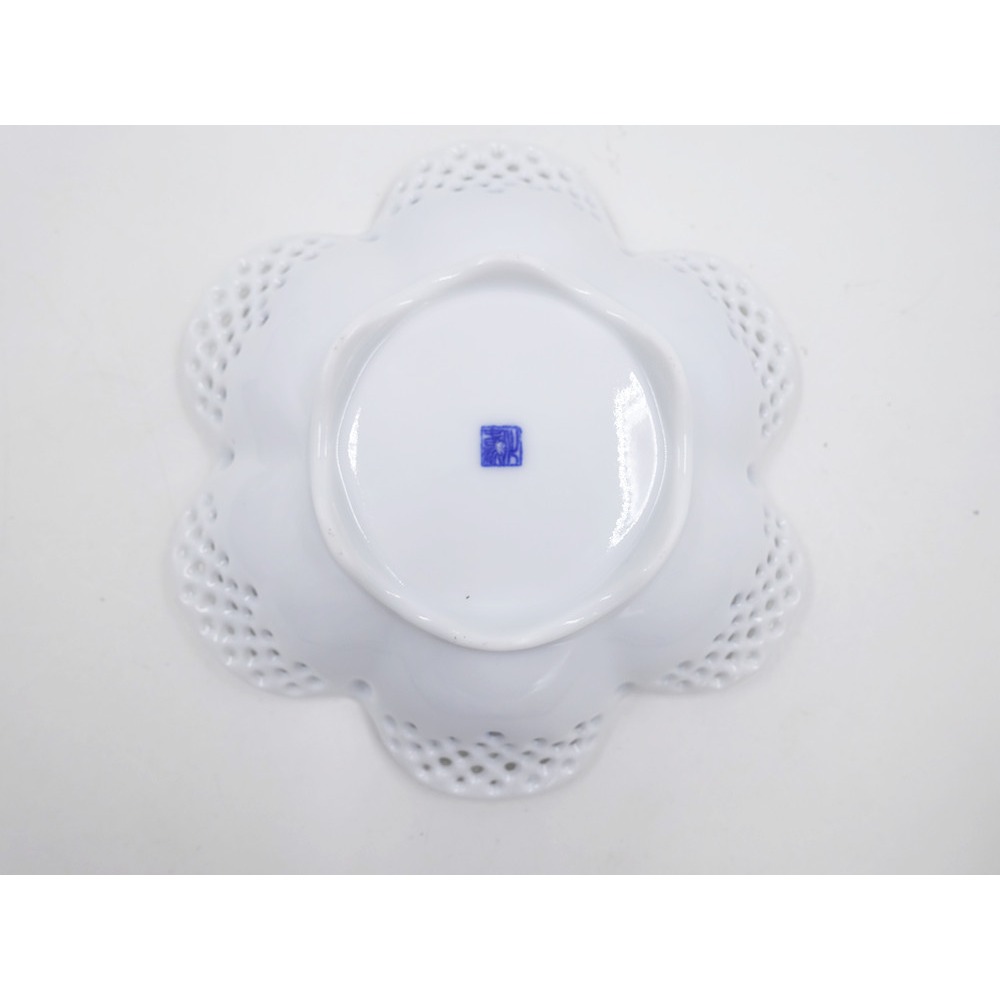 故宮御用國寶彩繪大師-林春香 梅花白雕鏤空盤 青竹白雕鏤空盤 收藏手工 精雕古玩 收藏 附禮盒 擺飾 瓷盤餽贈收藏 台灣-細節圖2