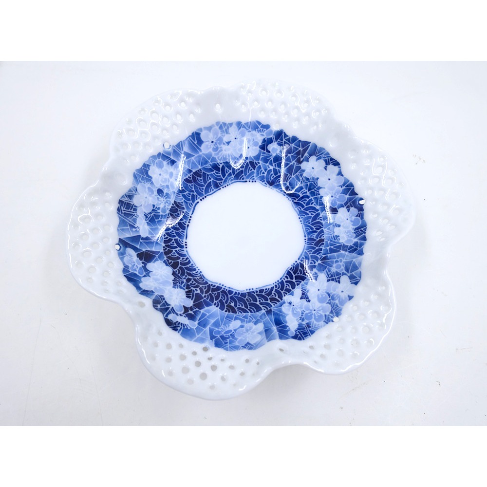 故宮御用國寶彩繪大師-林春香 梅花白雕鏤空盤 青竹白雕鏤空盤 收藏手工 精雕古玩 收藏 附禮盒 擺飾 瓷盤餽贈收藏 台灣-細節圖4