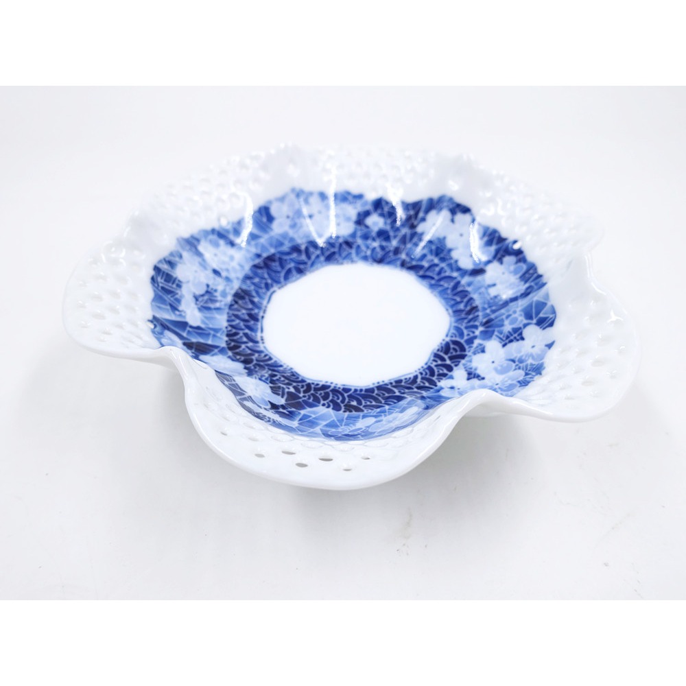 梅花白雕鏤空盤