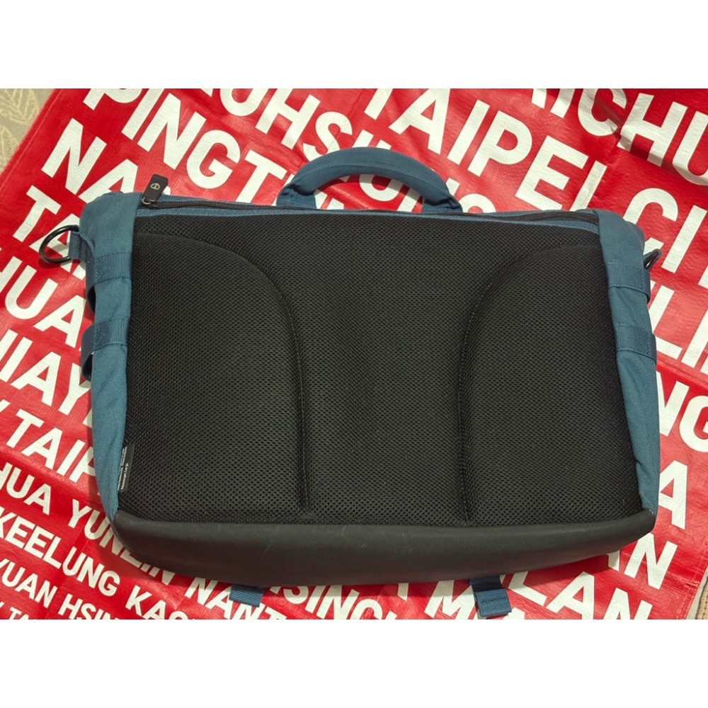 彩視攝影光學 台灣現貨 快速出貨 二手超美品  【TENBA 16L 日本國內限定販售 大空間斜背攝影包 旅行街拍 】-細節圖3