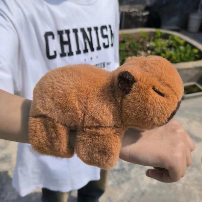 【24小時出貨】卡皮巴拉水豚啪啪圈手環 通勤機車騎行回頭率動物趴在身上手腕玩偶 啪啪環交換禮物 抖音同款小紅書 A67-細節圖4