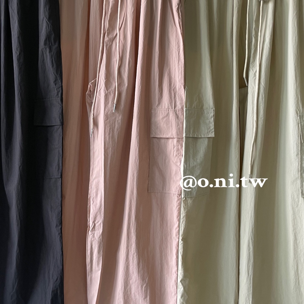 【o.ni.tw-現貨#0021】❗️今年流行款❗️綁繩春夏薄款工裝褲 長褲 工裝褲 黑色 粉色 杏色 寬褲-細節圖5