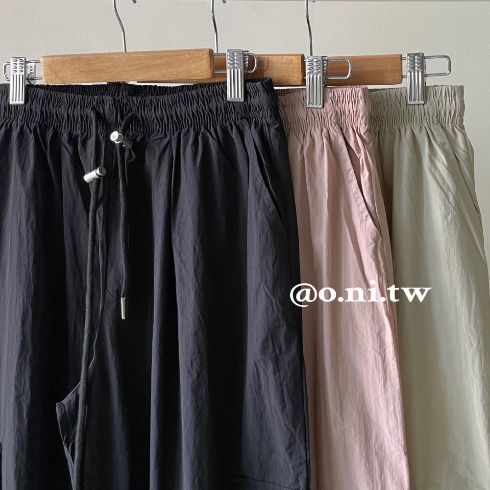 【o.ni.tw-現貨#0021】❗️今年流行款❗️綁繩春夏薄款工裝褲 長褲 工裝褲 黑色 粉色 杏色 寬褲-細節圖6