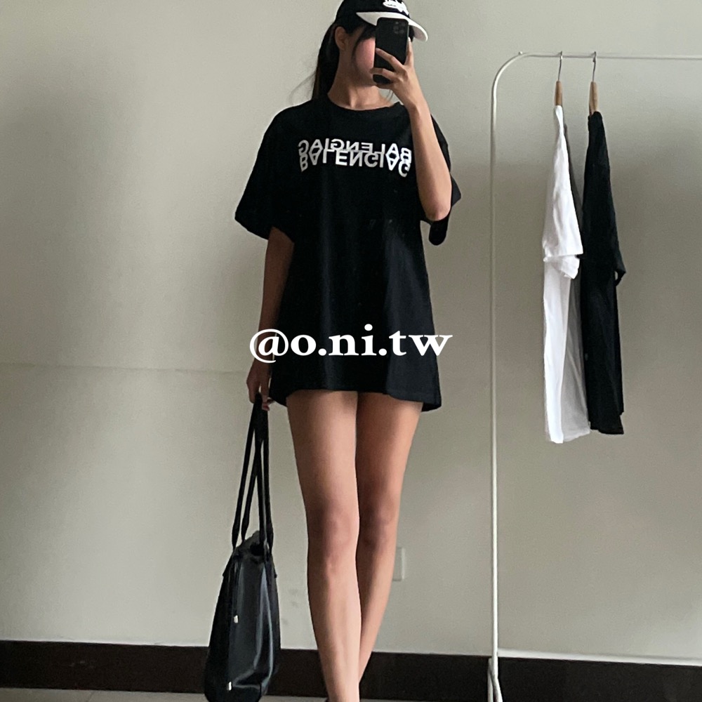 【o.ni.tw-現貨#0014】英文顛倒Over size男友衣 黑色 白色 英文 顛倒 反向 上衣-細節圖2