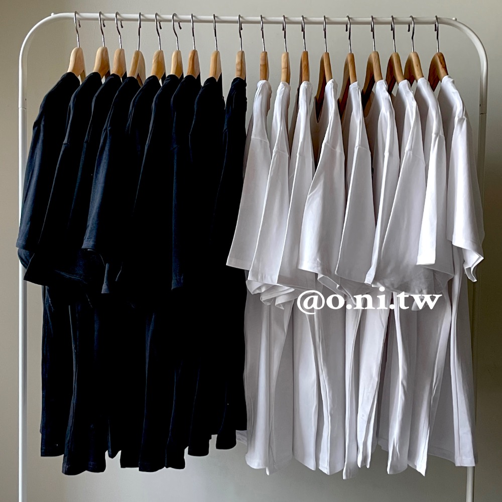 【o.ni.tw-現貨#0014】英文顛倒Over size男友衣 黑色 白色 英文 顛倒 反向 上衣-細節圖4