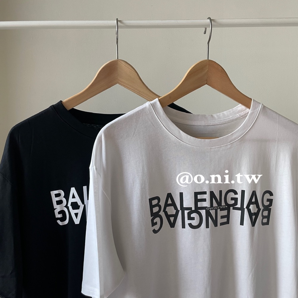 【o.ni.tw-現貨#0014】英文顛倒Over size男友衣 黑色 白色 英文 顛倒 反向 上衣-細節圖5