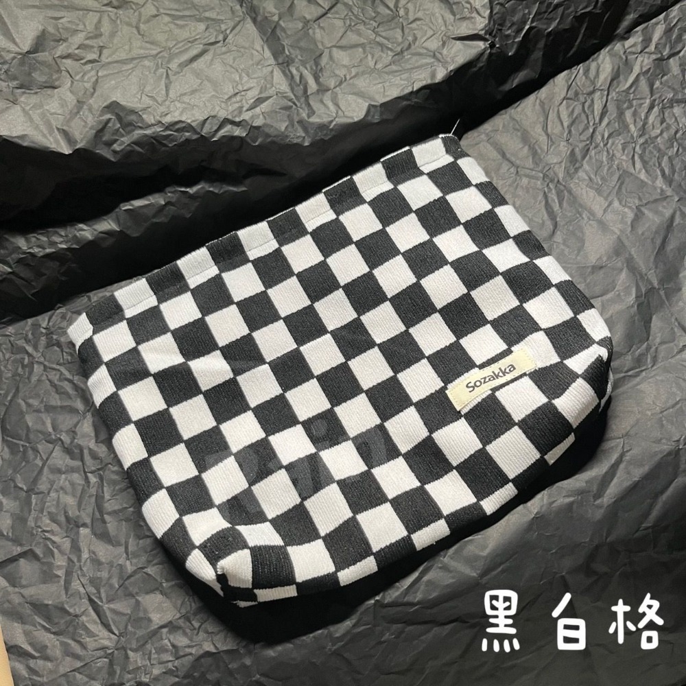 ♡rain迷你小舖♡現貨 快速出貨 大容量棋盤化妝包 外出 旅遊 旅行 大容量收納包 萬用包收納袋 INS風燈芯絨材質-細節圖4