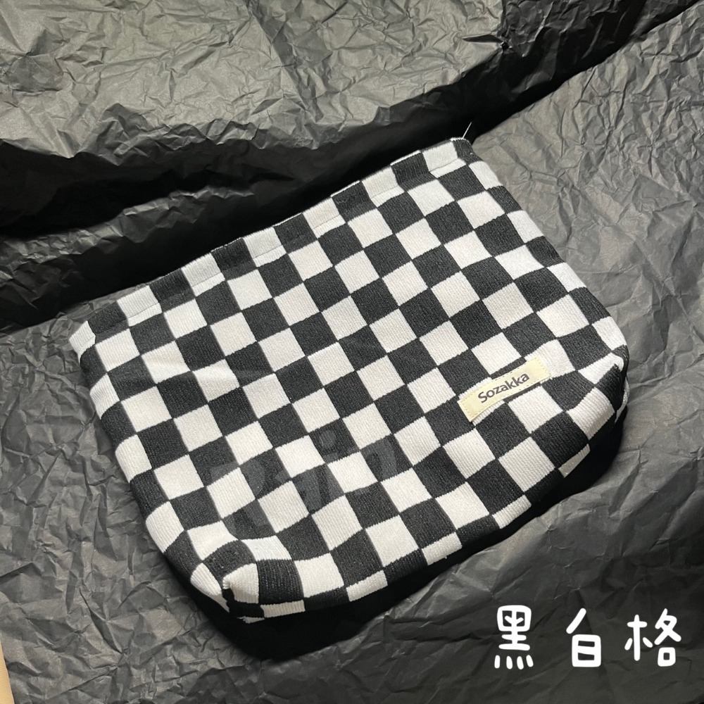 ♡rain迷你小舖♡現貨 快速出貨 大容量棋盤化妝包 外出 旅遊 旅行 大容量收納包 萬用包收納袋 INS風燈芯絨材質-規格圖4