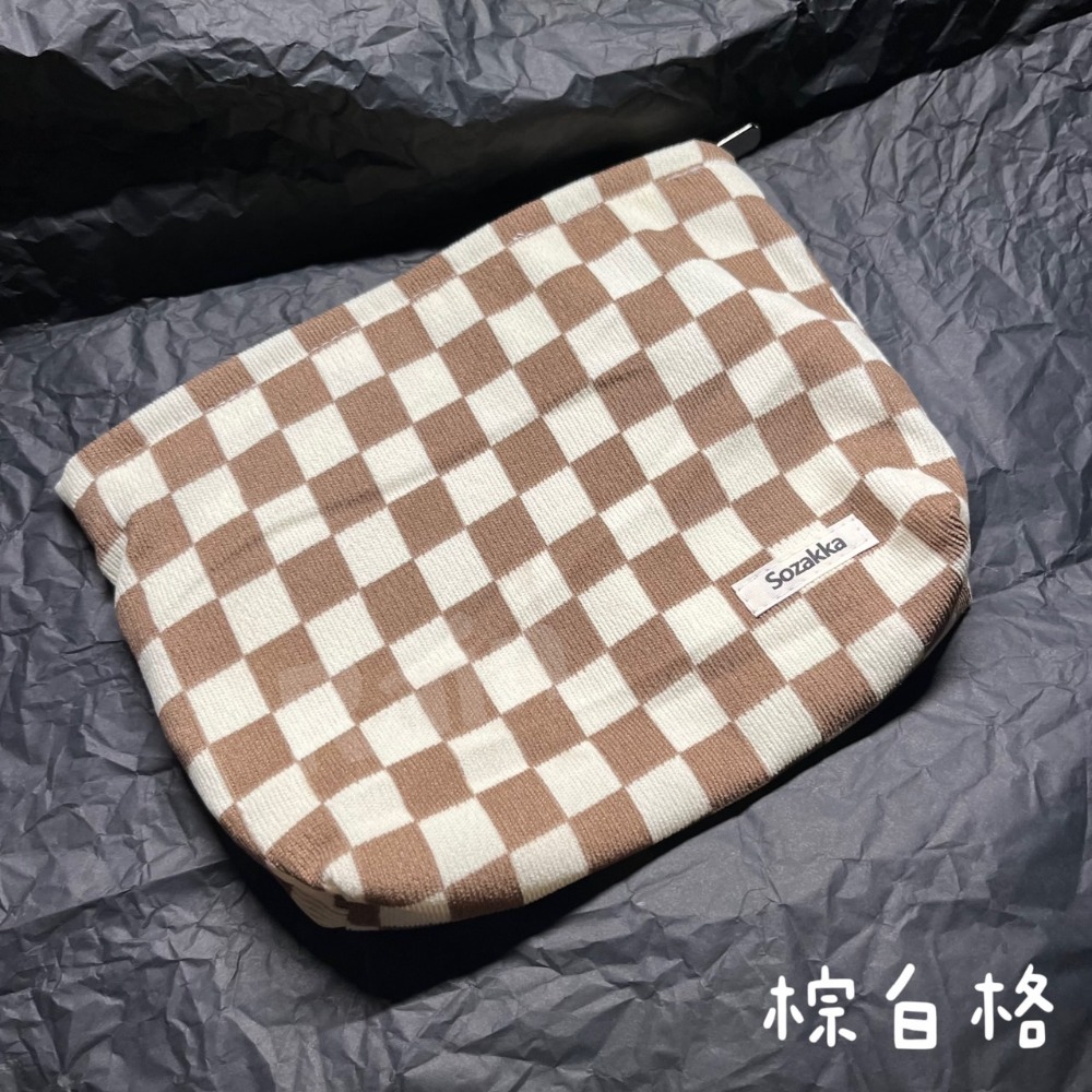 ♡rain迷你小舖♡現貨 快速出貨 大容量棋盤化妝包 外出 旅遊 旅行 大容量收納包 萬用包收納袋 INS風燈芯絨材質-規格圖4