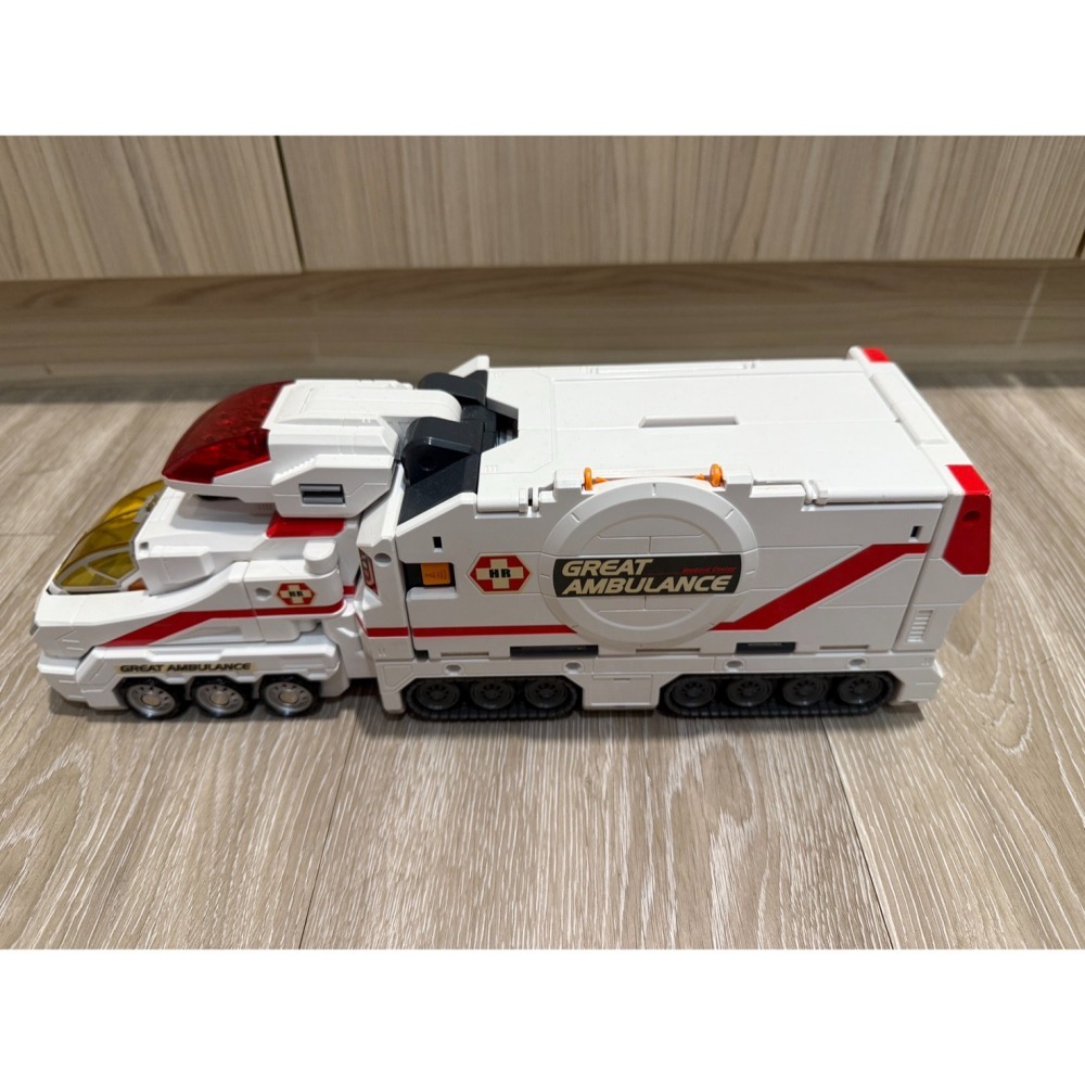 💚二手現貨💚Tomica Hyper Series 救護車基地 Great Ambulance＋救護變形機器人 無盒-細節圖6