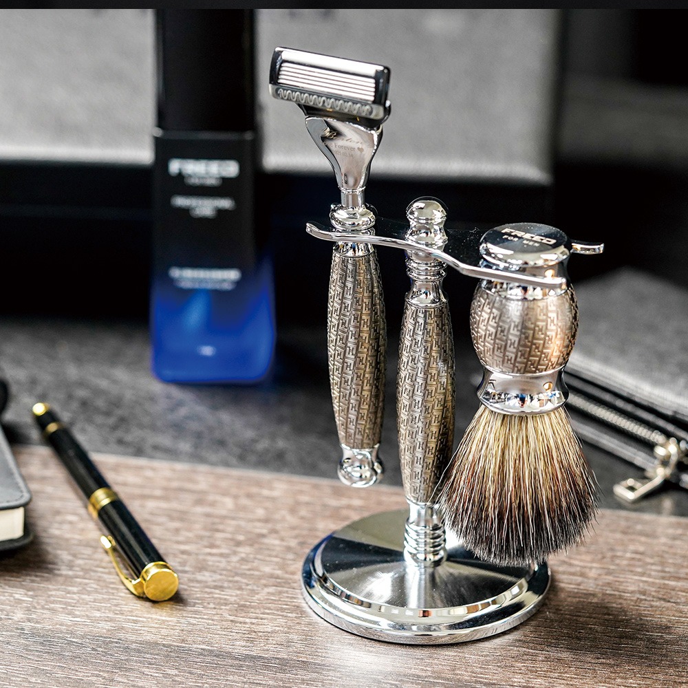 【FREED】五刀式刮鬍刀豪華禮盒四件組 - F滿版鍍鎳浮雕-細節圖6