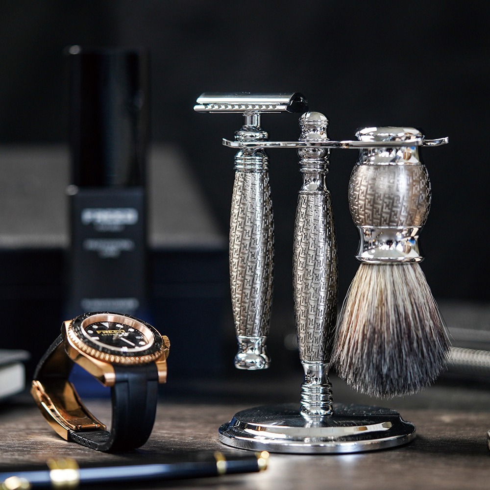 【FREED】雙刃式刮鬍刀豪華禮盒四件組 - F滿版鍍鎳浮雕-細節圖7