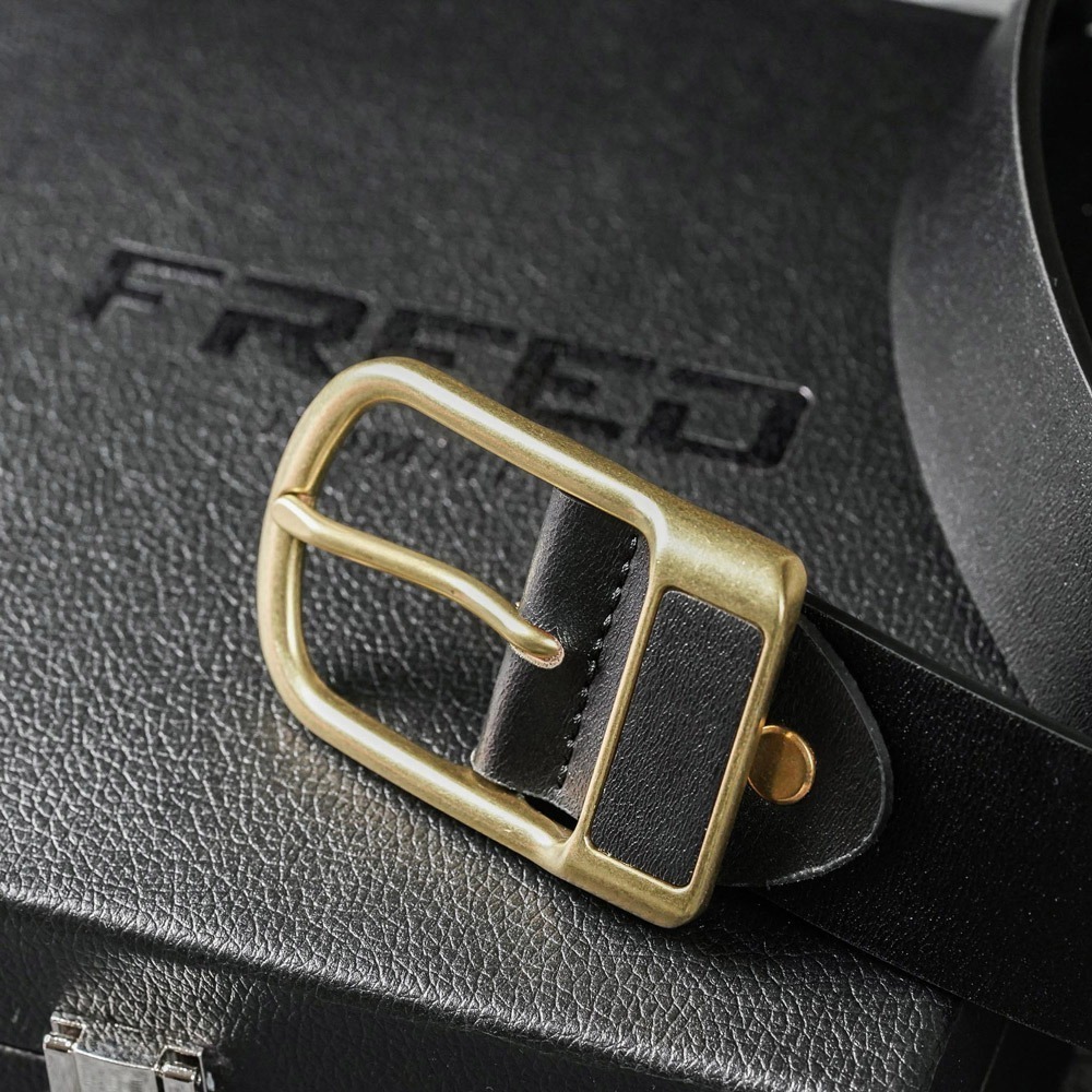 【FREED】復古馬蹄扣商務休閒頭層牛皮皮帶 - 黑色-細節圖3