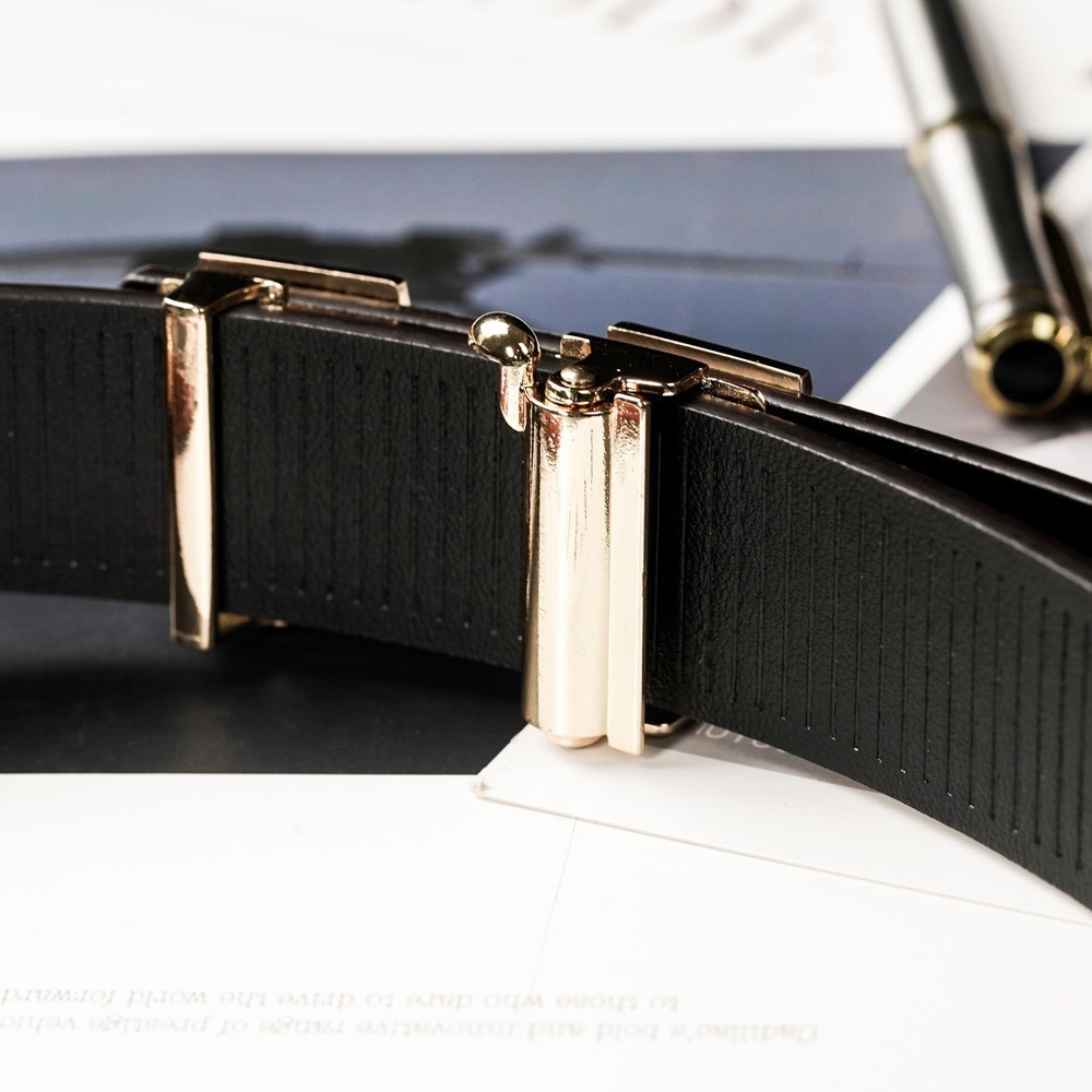 【FREED】時尚英文字母扣頭商務頭層牛皮耐磨自動皮帶-細節圖6