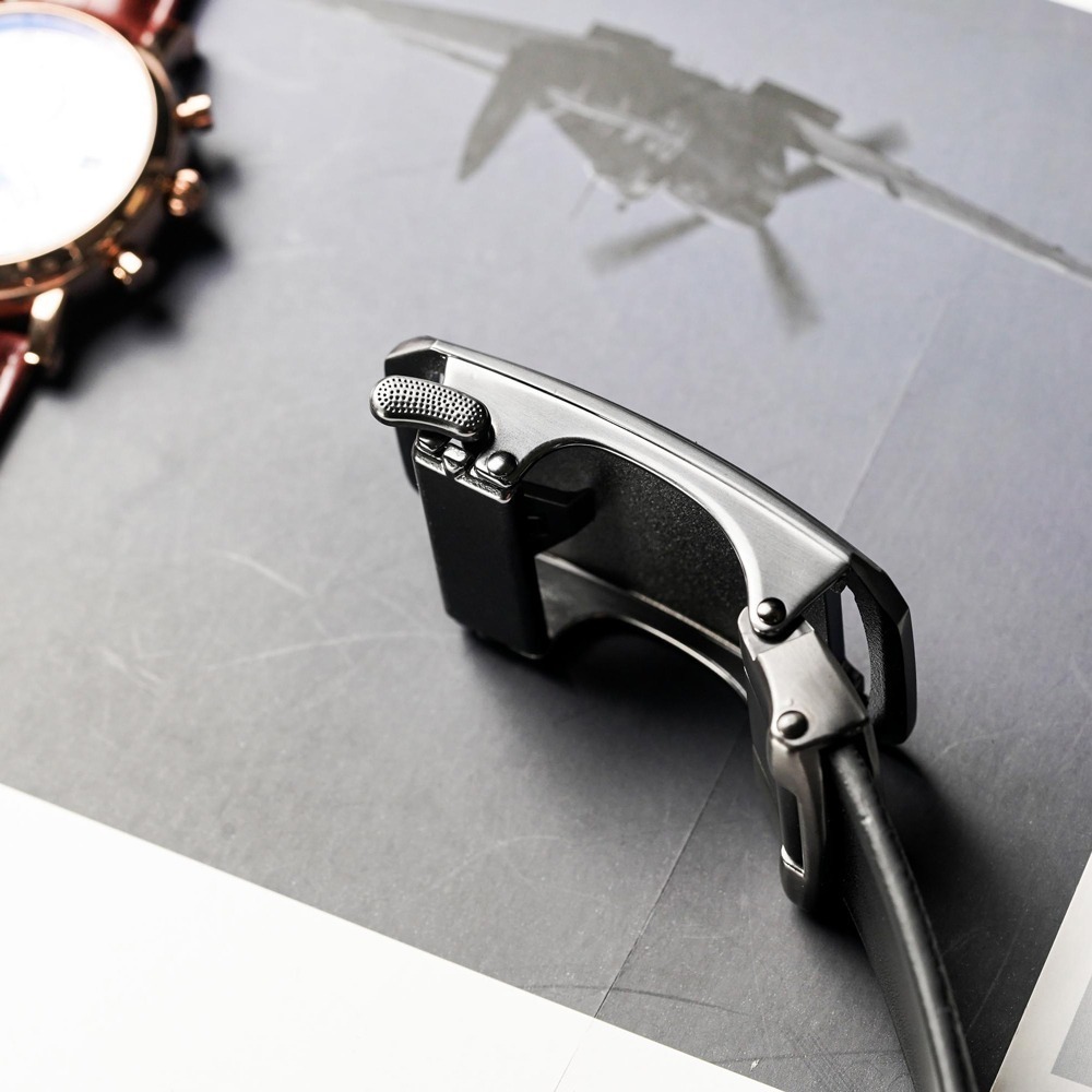 【FREED】金屬拚色英文字母扣商務休閒頭層牛皮自動皮帶-細節圖4