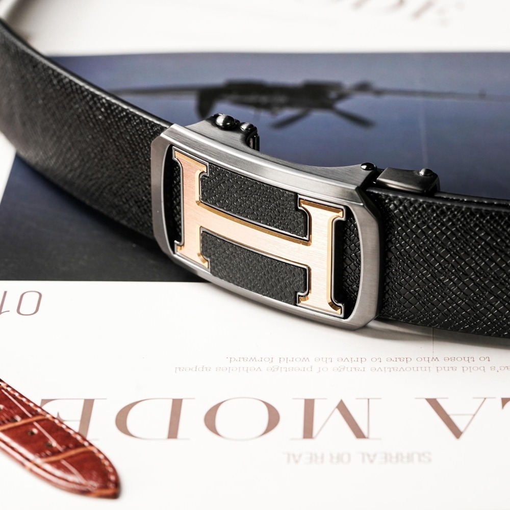 【FREED】金屬拚色英文字母扣商務休閒頭層牛皮自動皮帶-細節圖8