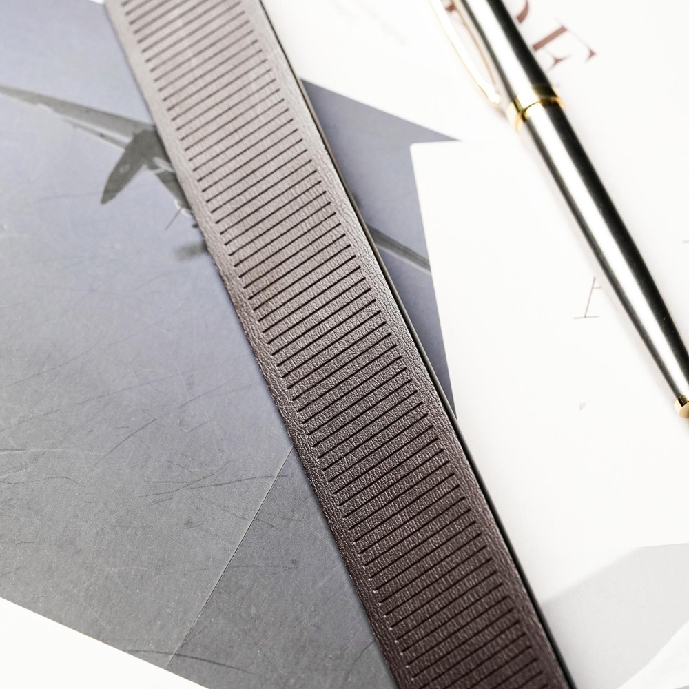 【FREED】金屬英文字母扣商務休閒頭層牛皮自動皮帶 - 黑咖-細節圖4