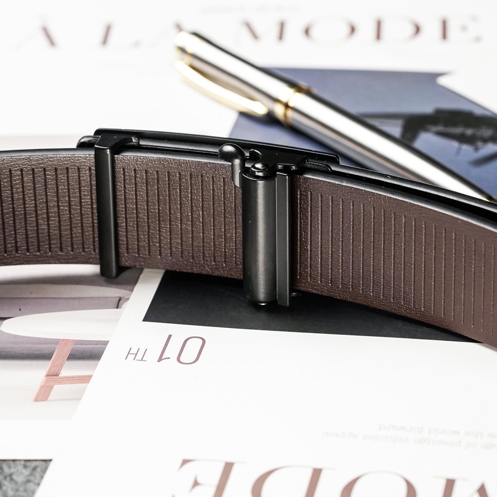 【FREED】經典黑色方扣商務休閒頭層牛皮皮帶-細節圖6