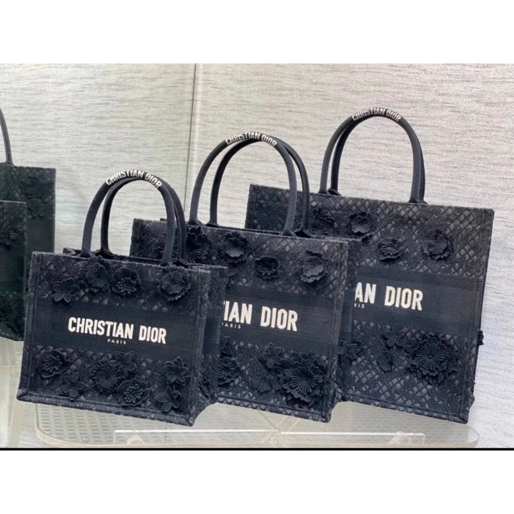 凱莉包包『只做原廠代購級別』9.9成新 Dior 托特包 老花系列購物袋 Mini book tote 冬日花園蕾絲星座-細節圖9