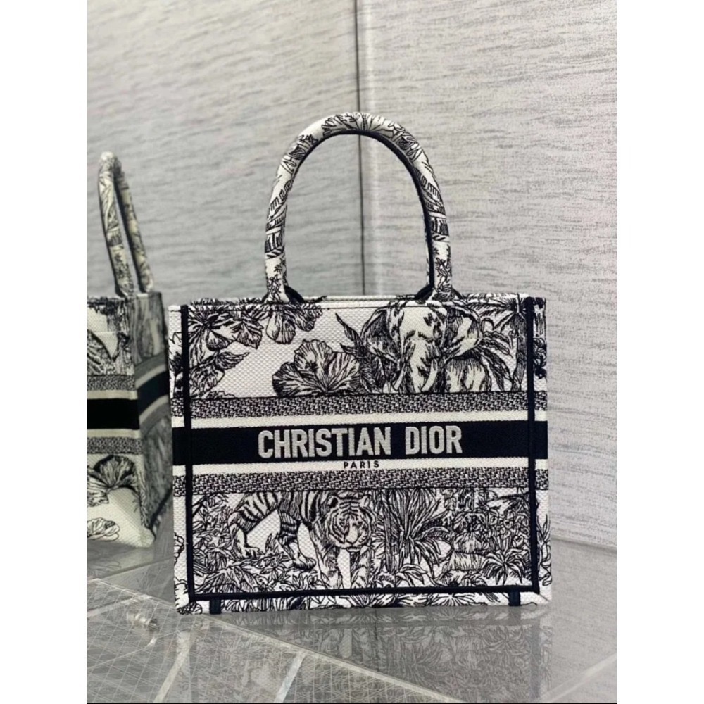 凱莉包包『只做原廠代購級別』9.9成新 Dior 托特包 老花系列購物袋 Mini book tote 冬日花園蕾絲星座-規格圖9