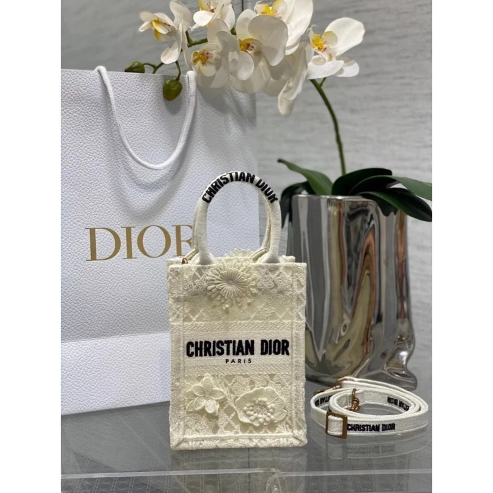 凱莉包包『只做原廠代購級別』9.9成新 Dior 托特包 老花系列購物袋 Mini book tote 冬日花園蕾絲星座-規格圖9