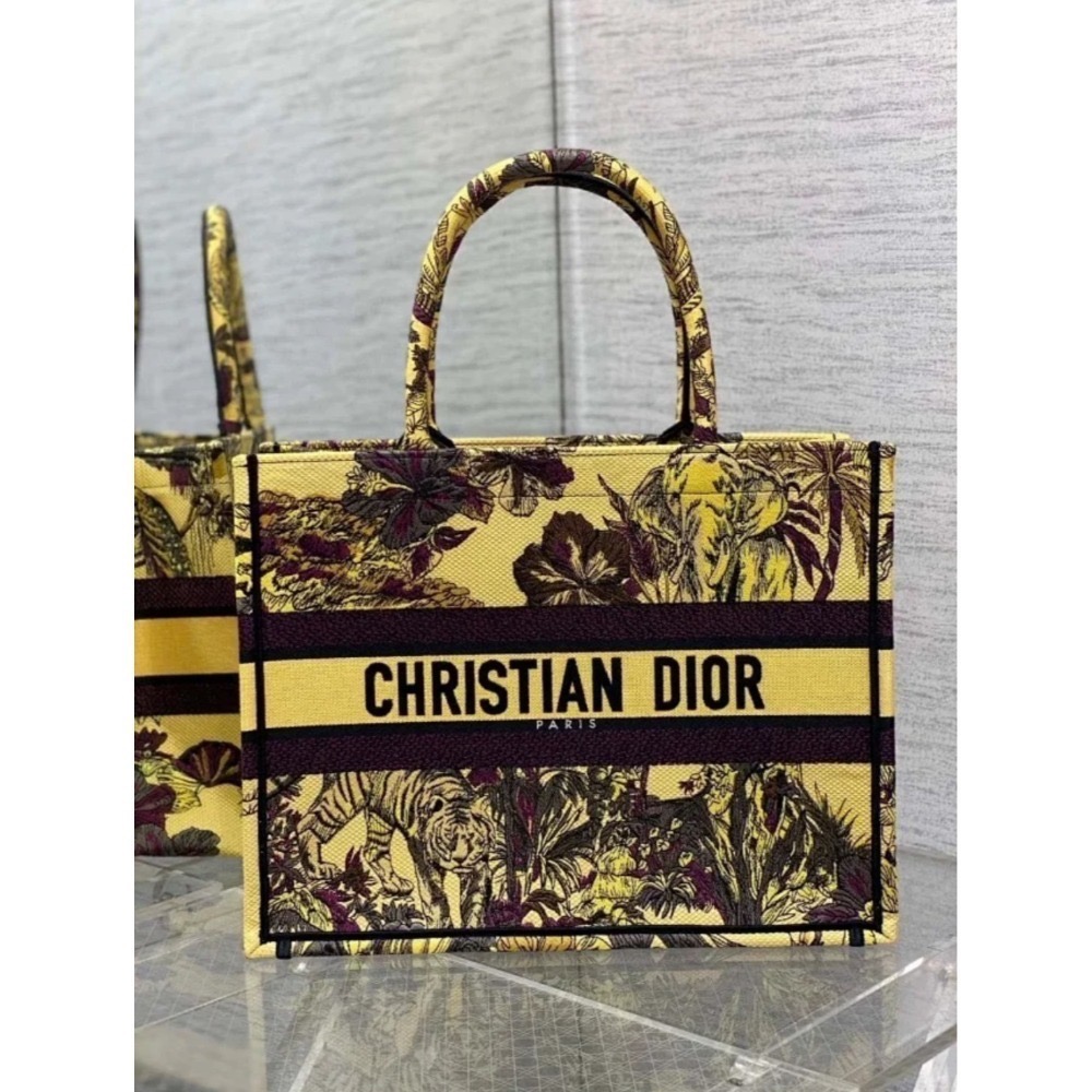凱莉包包『只做原廠代購級別』9.9成新 Dior 托特包 老花系列購物袋 Mini book tote 冬日花園蕾絲星座-規格圖9