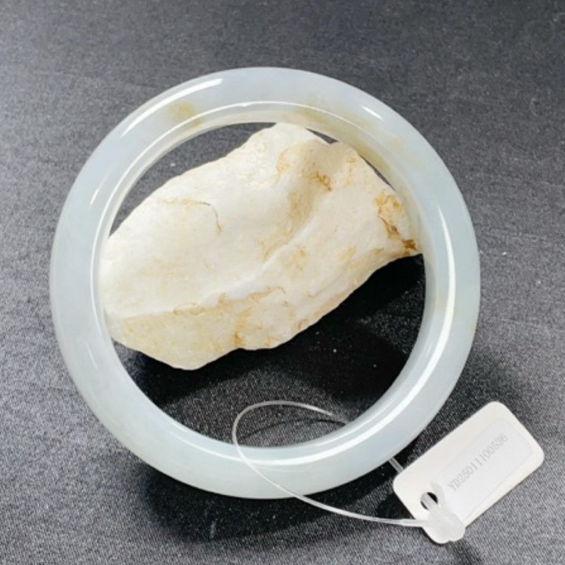 《Always9168輕奢珠寶》 B70天然緬甸A貨翡翠手鐲天空藍飄黃翡55.7mm+正圈平安鐲送台證-細節圖4