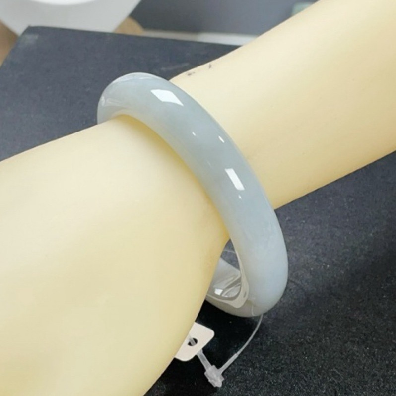 《Always9168輕奢珠寶》 B70天然緬甸A貨翡翠手鐲天空藍飄黃翡55.7mm+正圈平安鐲送台證-細節圖5