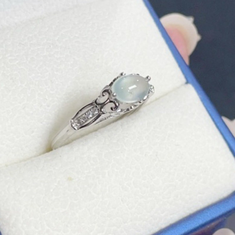 《Always9168輕奢珠寶》 天然緬甸A貨翡翠蛋面戒指冰晴綠設計款S925銀鑲嵌活動戒圍-細節圖3