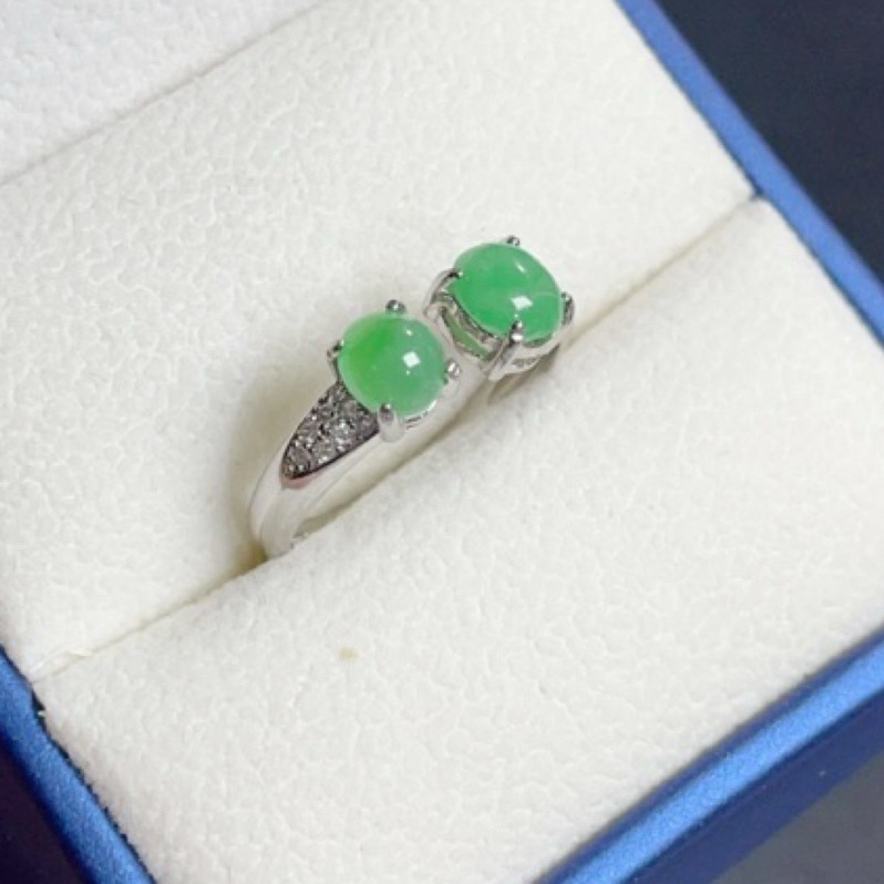《Always9168輕奢珠寶》 天然緬甸A貨翡翠蛋面戒指冰陽綠上開口設計款S925銀鑲嵌活動戒圍-細節圖4