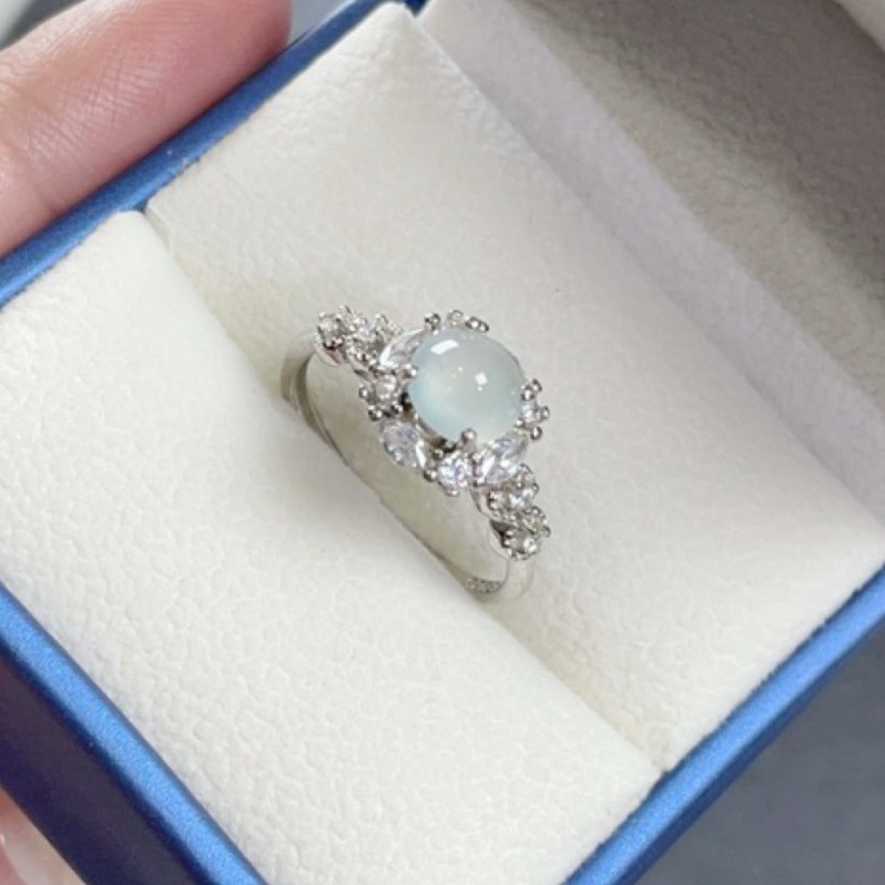 《Always9168輕奢珠寶》 天然緬甸A貨翡翠蛋面戒指冰陽綠設計款S925銀鑲嵌活動戒圍-細節圖2