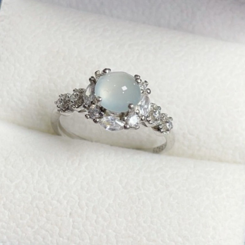 《Always9168輕奢珠寶》 天然緬甸A貨翡翠蛋面戒指冰陽綠設計款S925銀鑲嵌活動戒圍-細節圖4