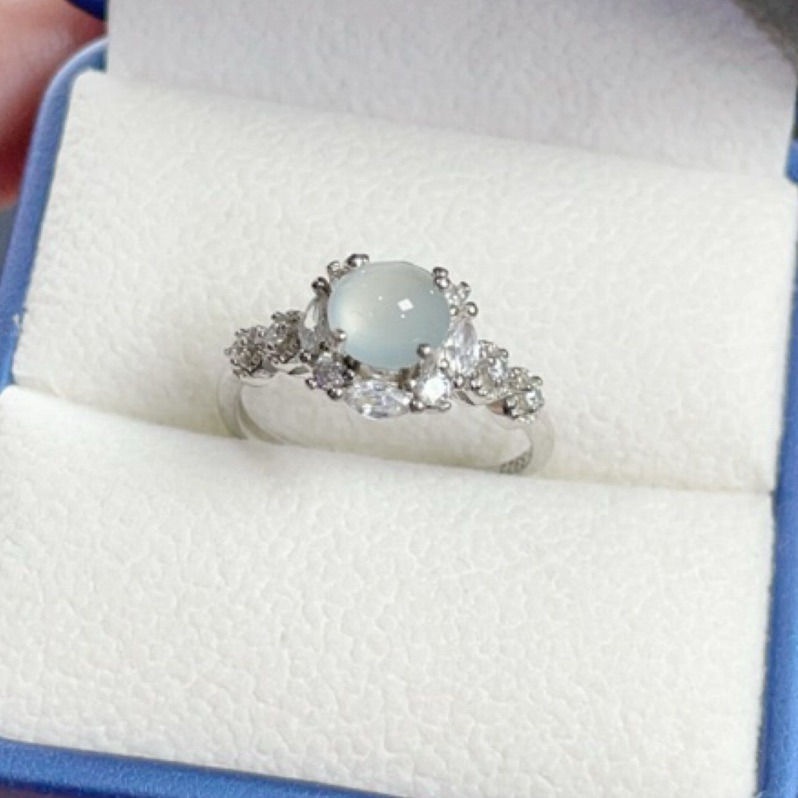 《Always9168輕奢珠寶》 天然緬甸A貨翡翠蛋面戒指冰陽綠設計款S925銀鑲嵌活動戒圍-細節圖6