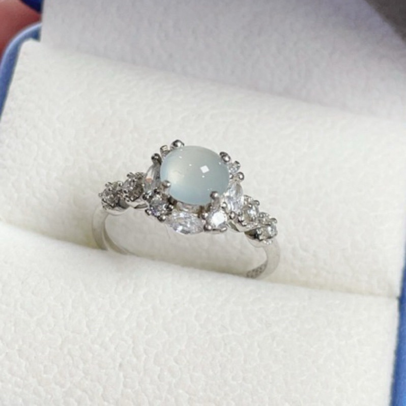 《Always9168輕奢珠寶》 天然緬甸A貨翡翠蛋面戒指冰陽綠設計款S925銀鑲嵌活動戒圍-細節圖7