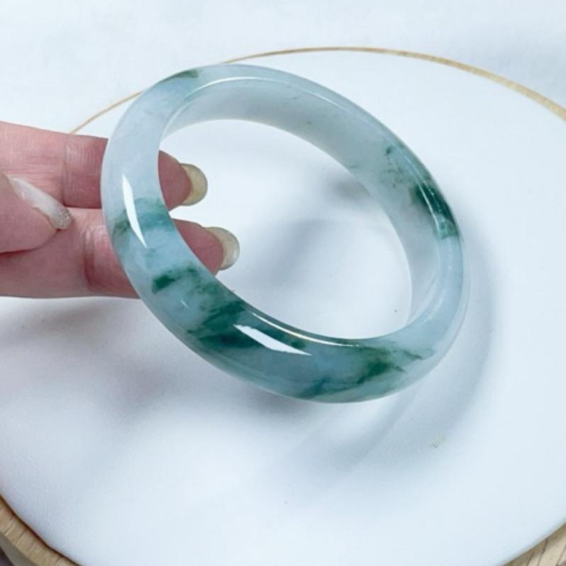 《Always9168輕奢珠寶》A30天然緬甸A貨翡翠手鐲冰飄藍花萃起膠種水美貨平安鐲57.2mm+現貨台證-細節圖2