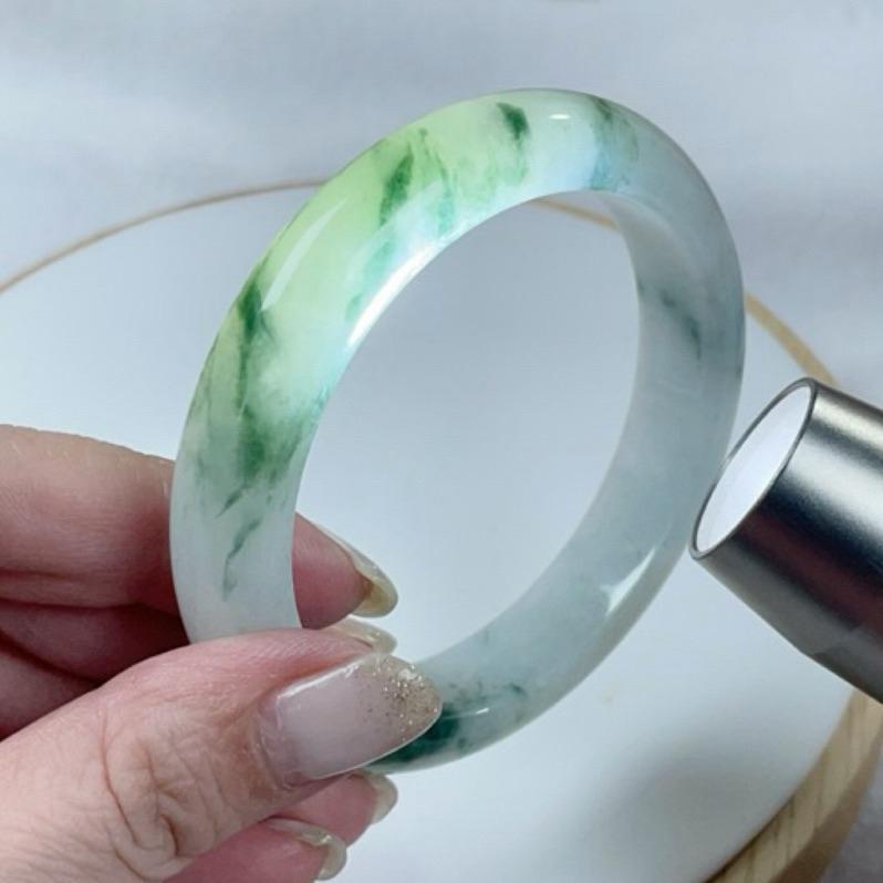 《Always9168輕奢珠寶》A30天然緬甸A貨翡翠手鐲冰飄藍花萃起膠種水美貨平安鐲57.2mm+現貨台證-細節圖6