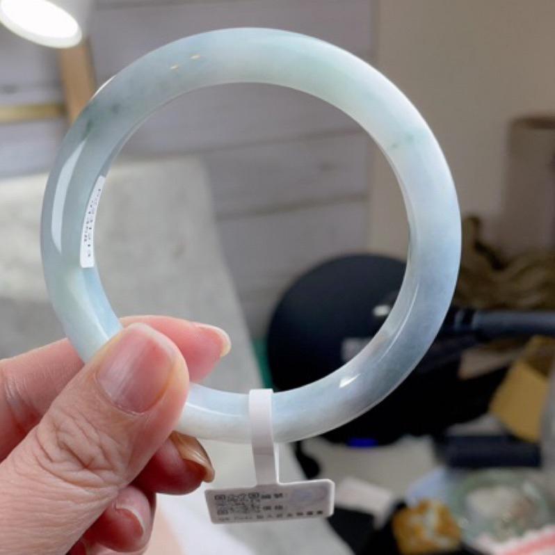 《Always9168輕奢珠寶》J73天然緬甸A貨翡翠手鐲 牛奶底牛仔藍綠花平安鐲 圈口56+ 附台灣鑑定證書-細節圖5