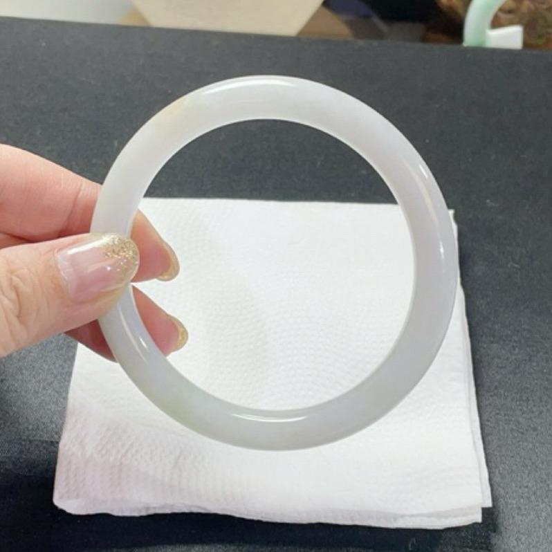 《Always9168輕奢珠寶》A45天然緬甸A貨翡翠手鐲冰粉膠小清新飄花冰潤圓條58.5圈口台證-細節圖4