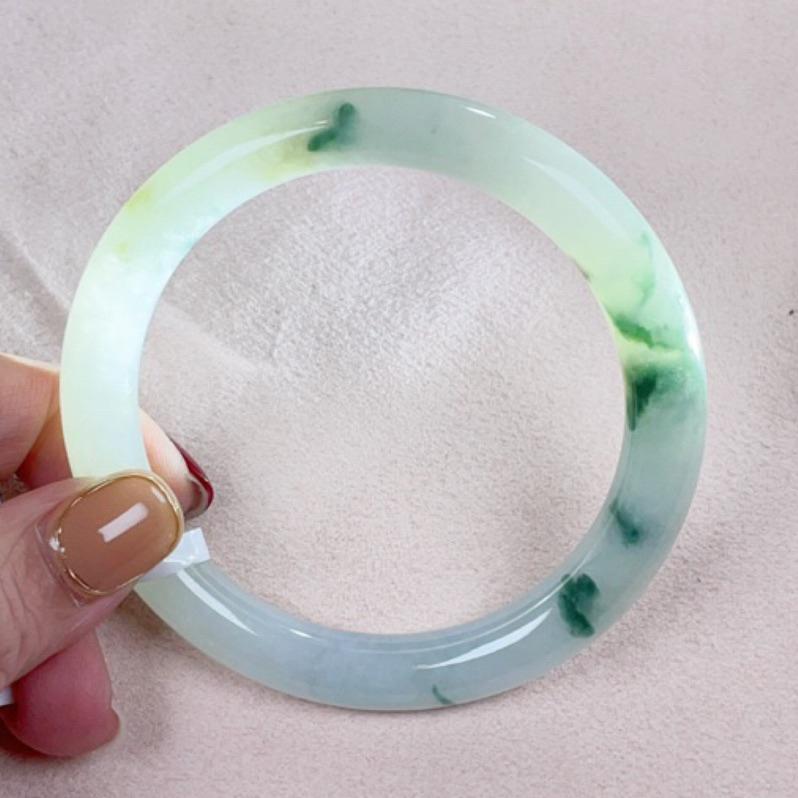 《Always9168輕奢珠寶》J48天然緬甸A貨翡翠手鐲 冰飄蘭花萃圓條 糯冰 圈口57+帶瑕福利 附台灣鑑定證書-細節圖5