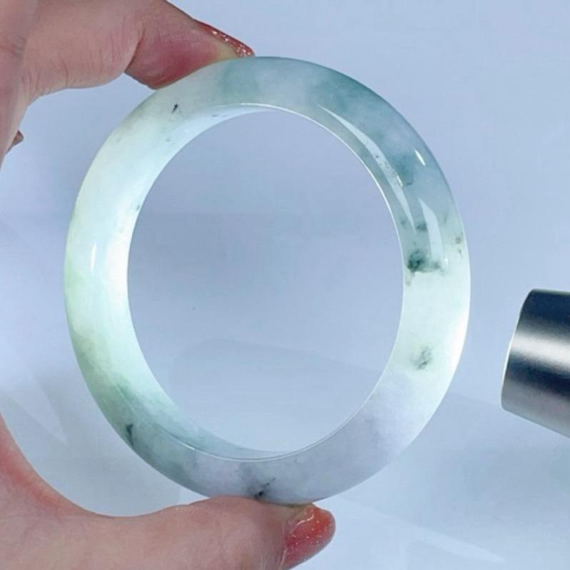 《Always9168輕奢珠寶》L23天然翡翠A貨翡翠手鐲58+紫加綠飄花底子細膩完美台證-細節圖3