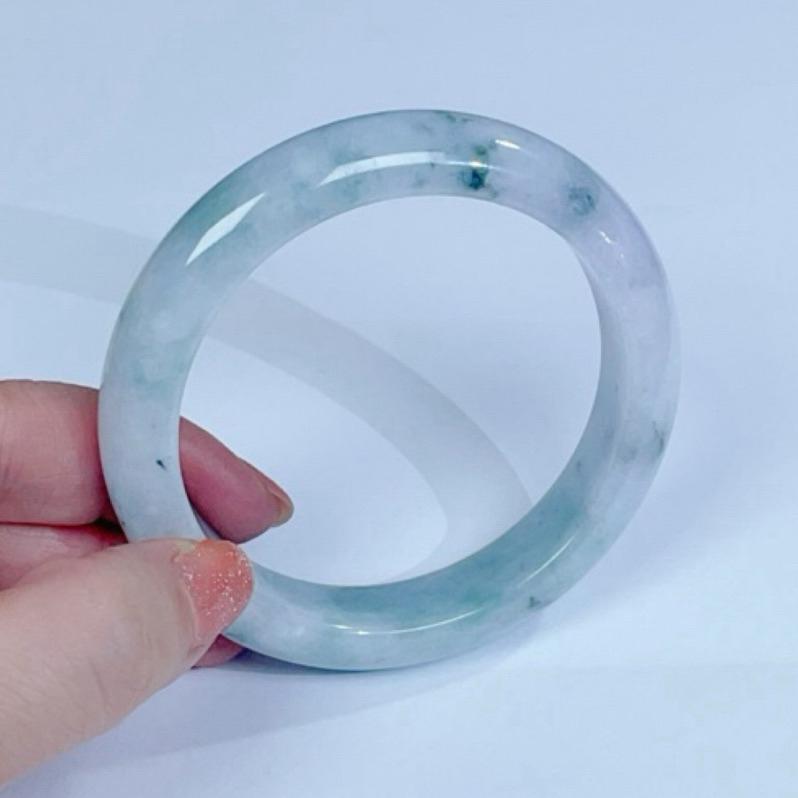 《Always9168輕奢珠寶》L23天然翡翠A貨翡翠手鐲58+紫加綠飄花底子細膩完美台證-細節圖5