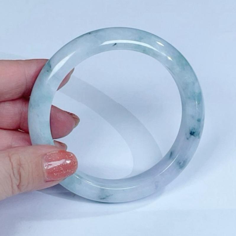 《Always9168輕奢珠寶》L23天然翡翠A貨翡翠手鐲58+紫加綠飄花底子細膩完美台證-細節圖7