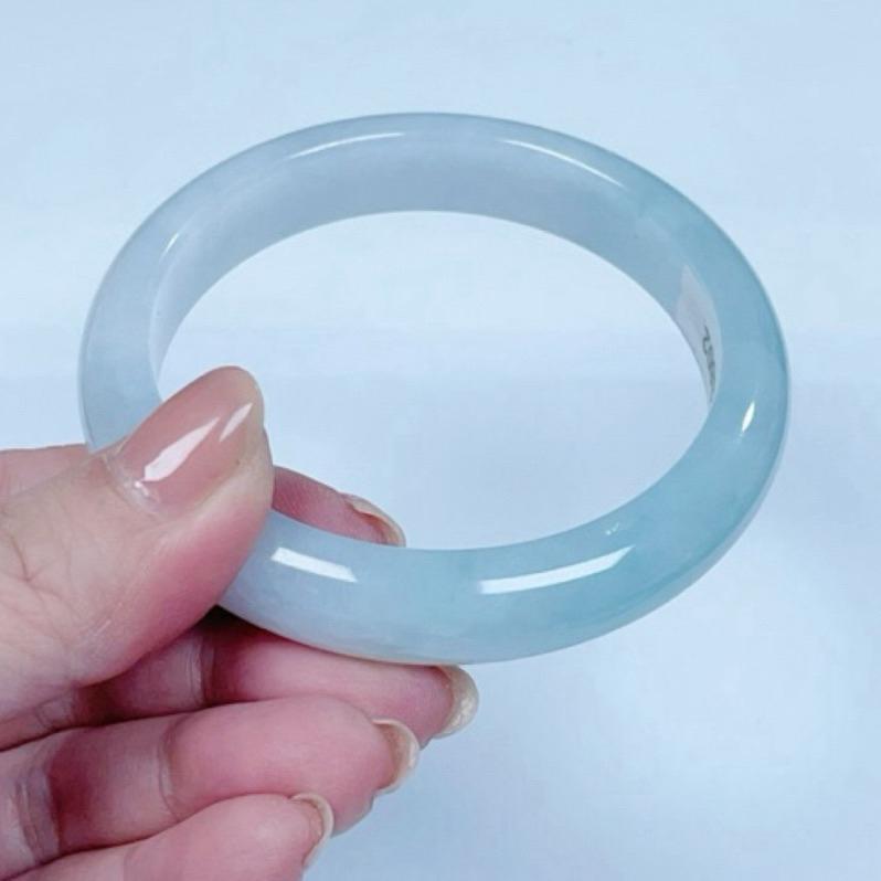 《Always9168輕奢珠寶》K72天然緬甸A貨翡翠手鐲冰川藍半山水平安鐲圈口58.3mm台證-細節圖4