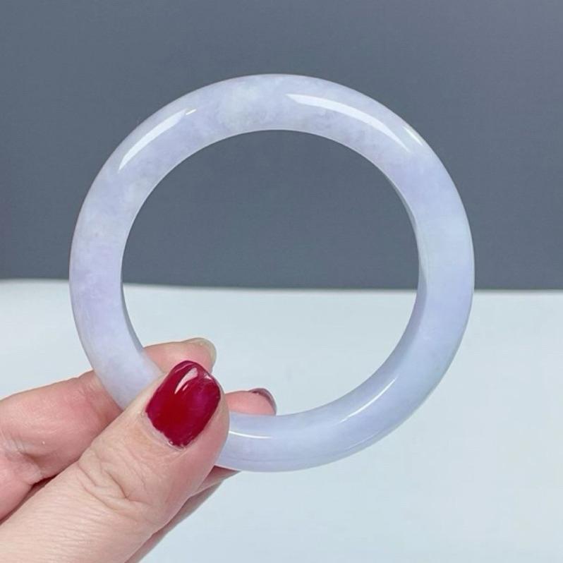 《Always9168輕奢珠寶》L23天然緬甸A貨翡翠手鐲 紫羅蘭春帶彩平安鐲 圈口55.7mm+附台証-細節圖5