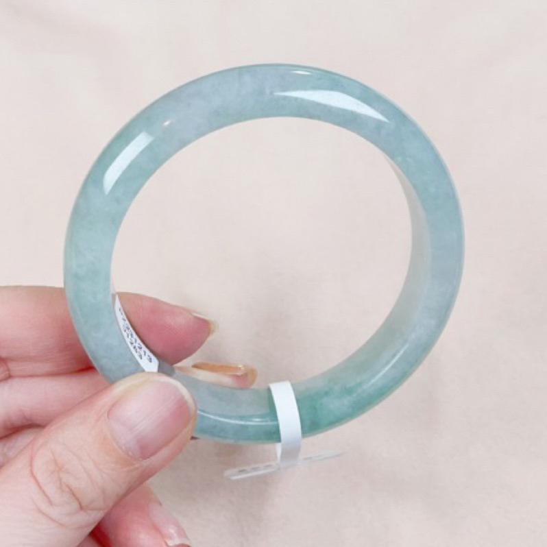 《Always9168輕奢珠寶》J77天然緬甸A貨翡翠手鐲 冰甜綠平安鐲 圈口57+ 附台灣鑑定證書-細節圖5