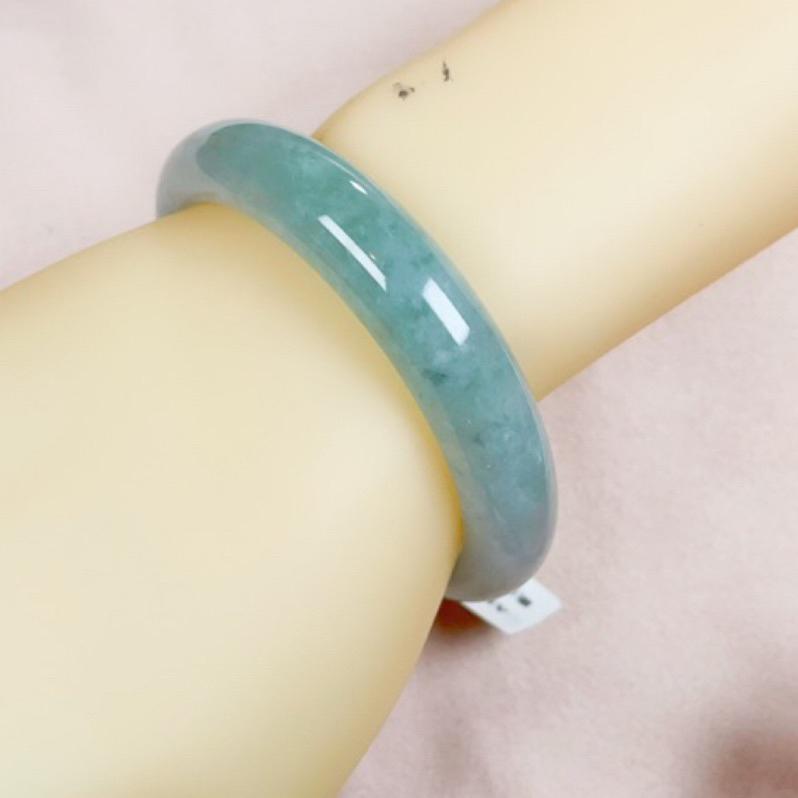 《Always9168輕奢珠寶》J77天然緬甸A貨翡翠手鐲 冰甜綠平安鐲 圈口57+ 附台灣鑑定證書-細節圖8